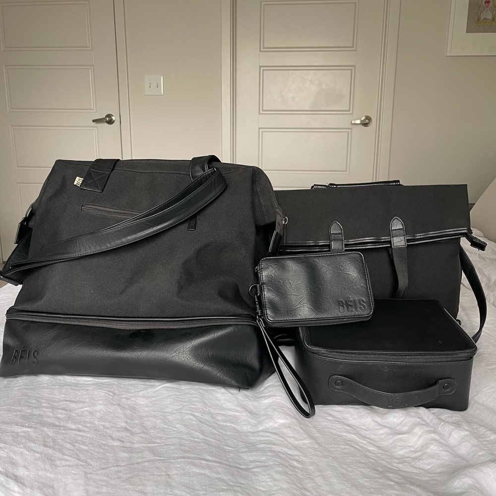 BEIS travel set in black